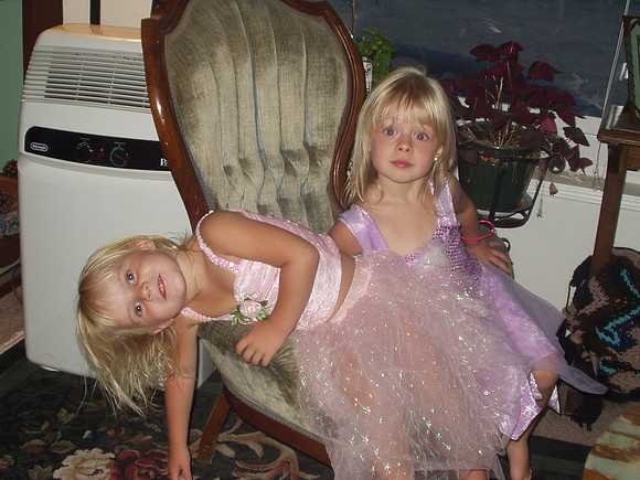 Avery & Jordan dress up 010