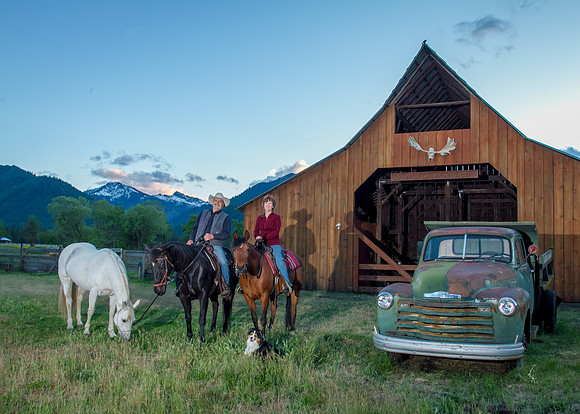 Equine, Cowboy, Unicorn & Little Cowfolk portrait photo shoot mt shasta northern california